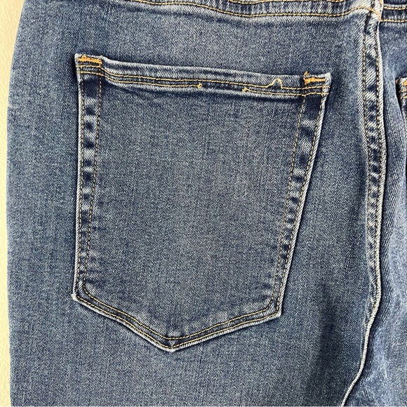 GOOD AMERICAN Navy Wash High Waisted Good Waist Distressed Knee Skinny Jeans - Picture 8 of 13